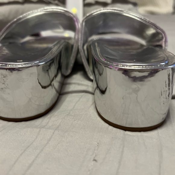 Louis Vuitton silver shoes/sandals - Picture 10 of 15